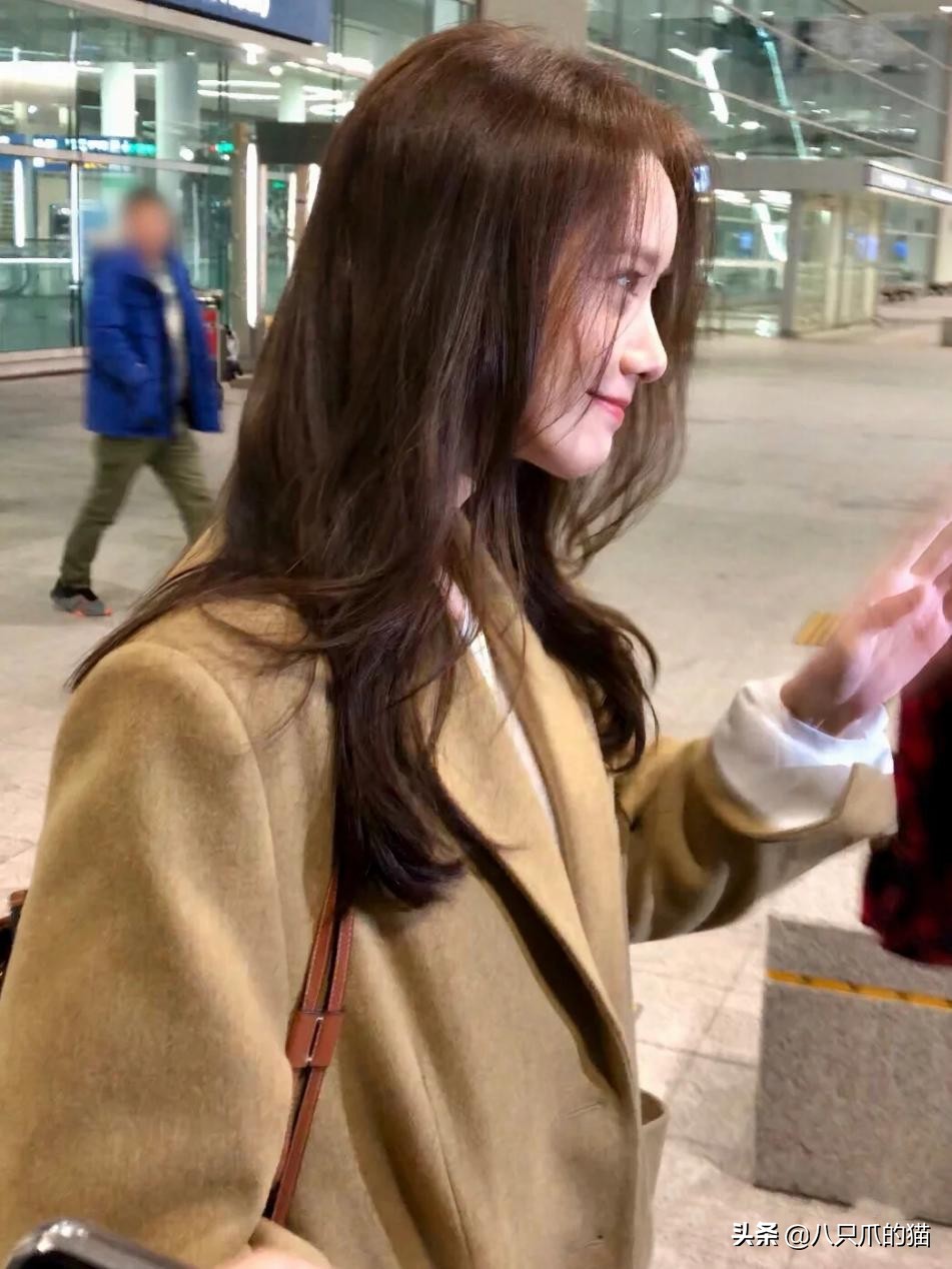 林允儿民宿私服卫衣,林允儿t恤衫