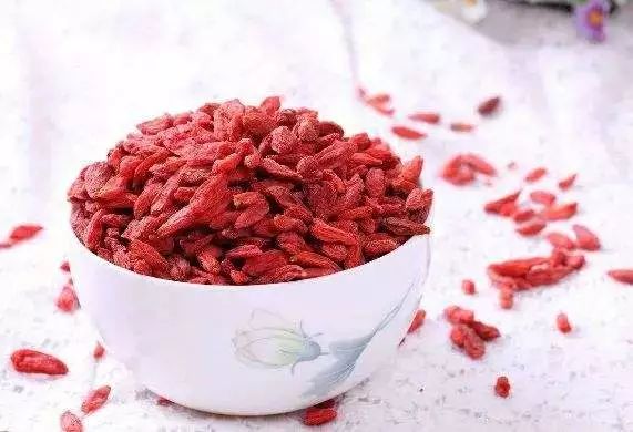 人生必备的一瓶精华,娇韵诗双萃精华适合多大年龄的