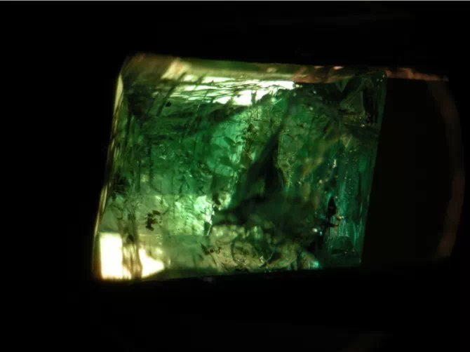 各种宝石原石的种类图片大全,高清彩色宝石原石图片大全