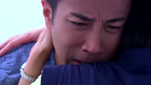 十岁订婚十三岁解除十八岁又恋爱廿二岁结婚廿七岁含泪离婚