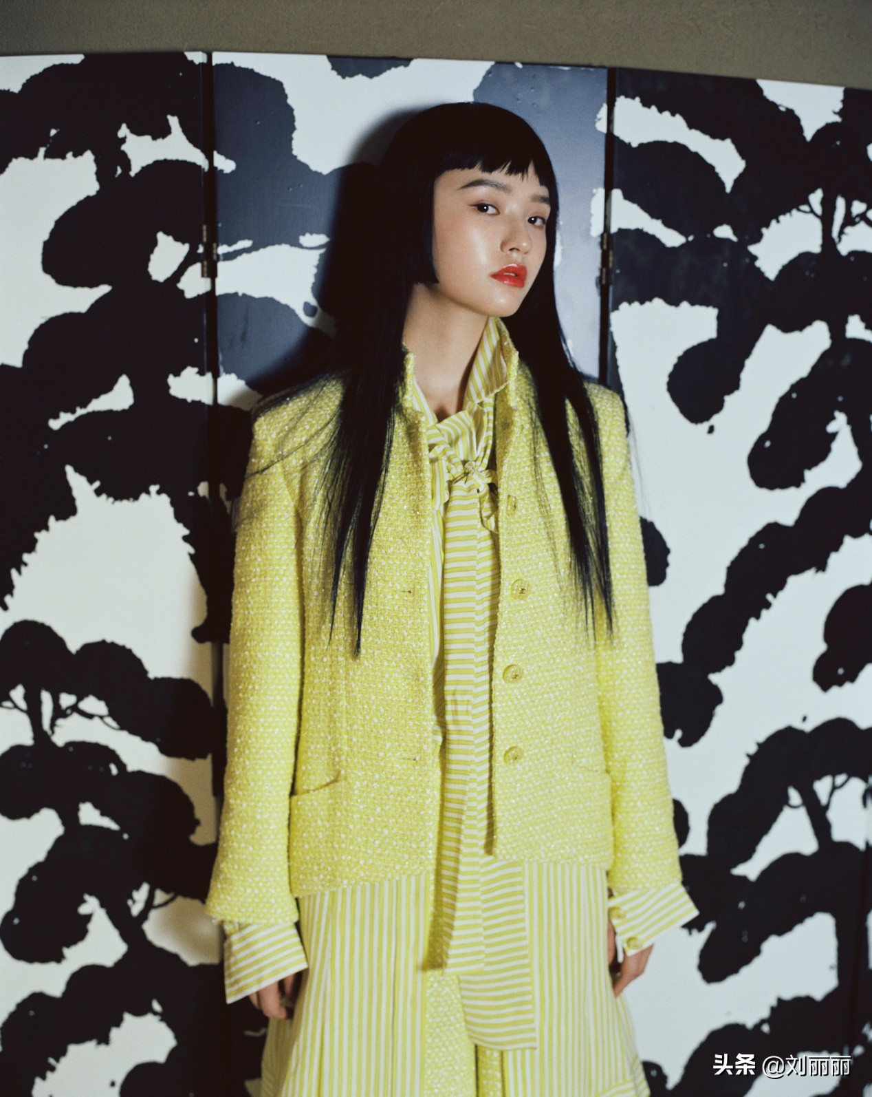 从行走的种草机到香家官方大使，林允靠什么在时尚圈步步升级？