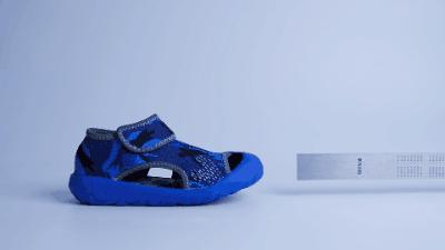 儿童玩水防滑凉鞋,夏天给宝宝选凉鞋