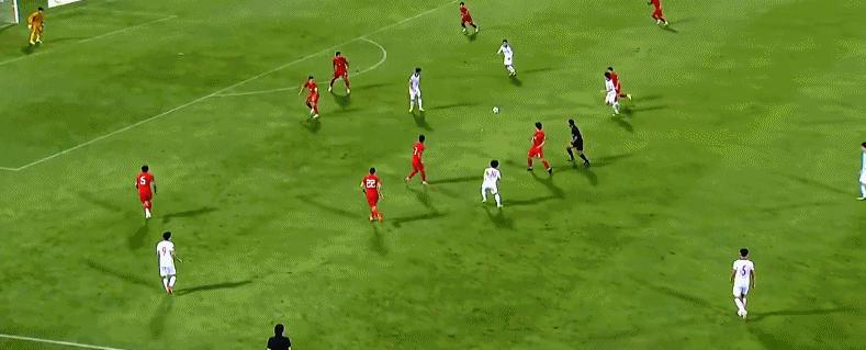 国足2球领先被追平,国足2-1逆转泰国武磊过人