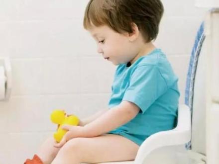 训练婴幼儿排二便方法,儿科医生教7-8个月宝宝动作训练