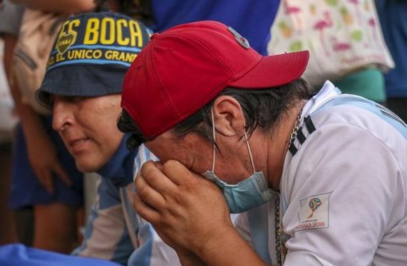 马拉多纳上帝之手拿冠军了吗,马拉多纳是梅西的什么人