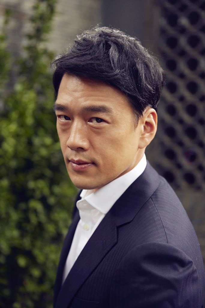 浓眉大眼虎气十足的男演员,五官端正浓眉大眼的男明星