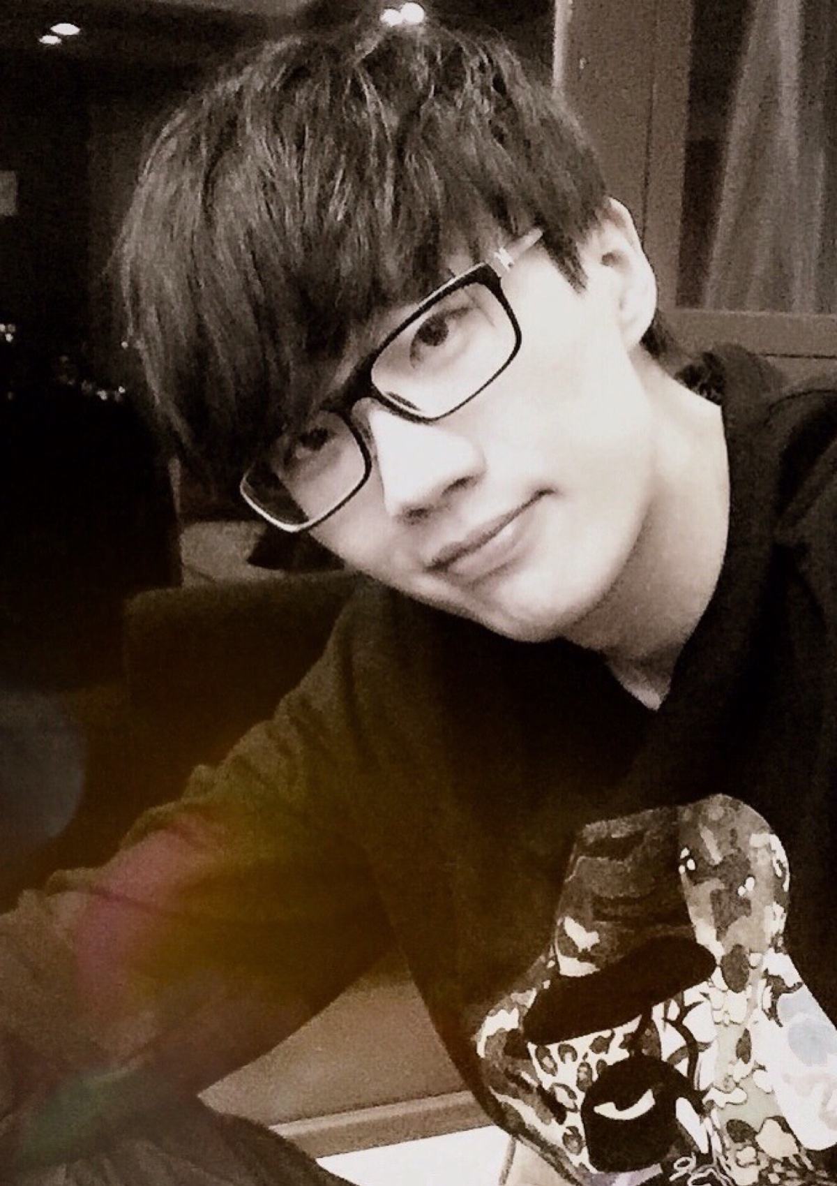 十年了许嵩凭什么还这么火,90年的许嵩到底有多火