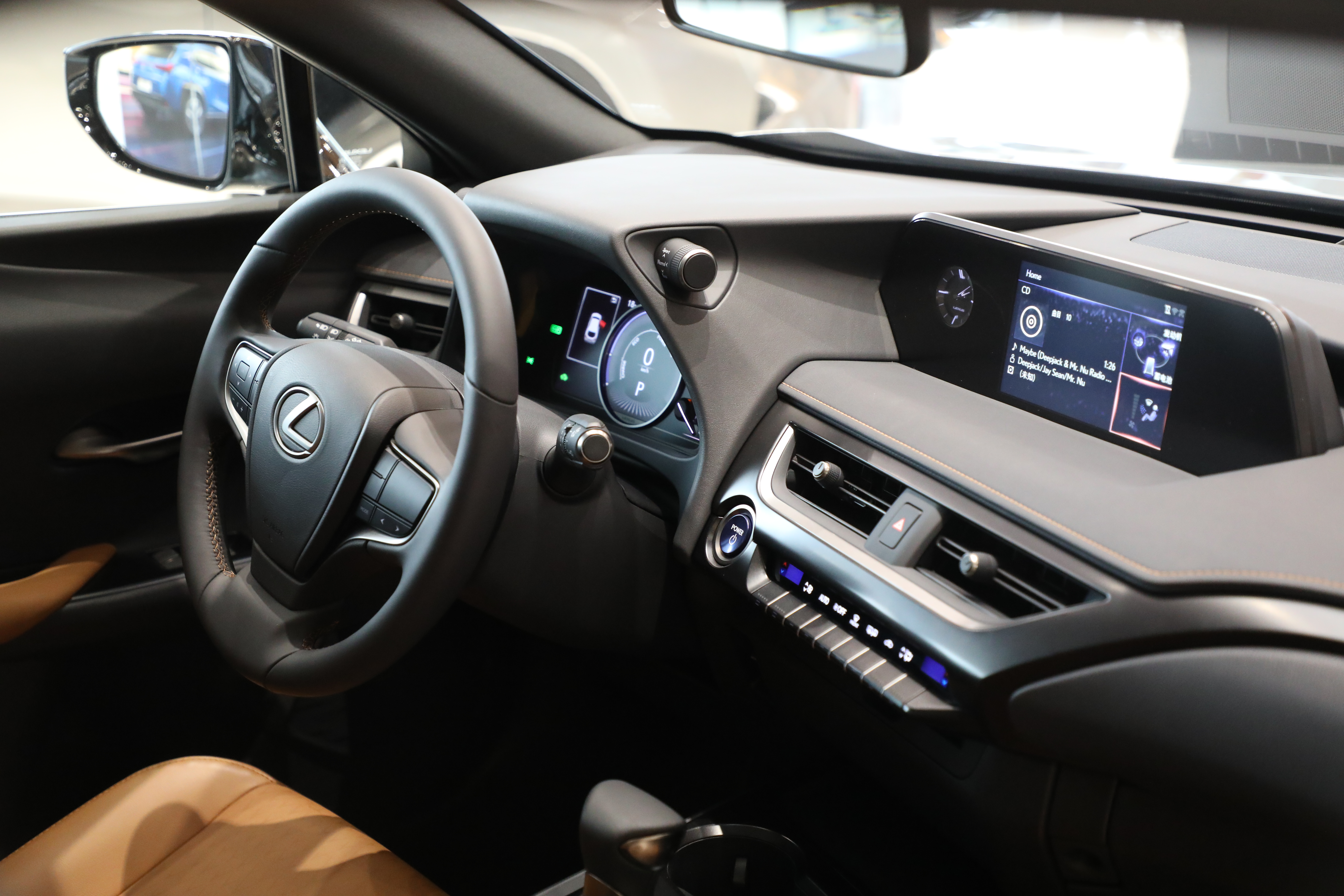 雷克萨斯ux混动能上绿牌吗,雷克萨斯ux宝马x1