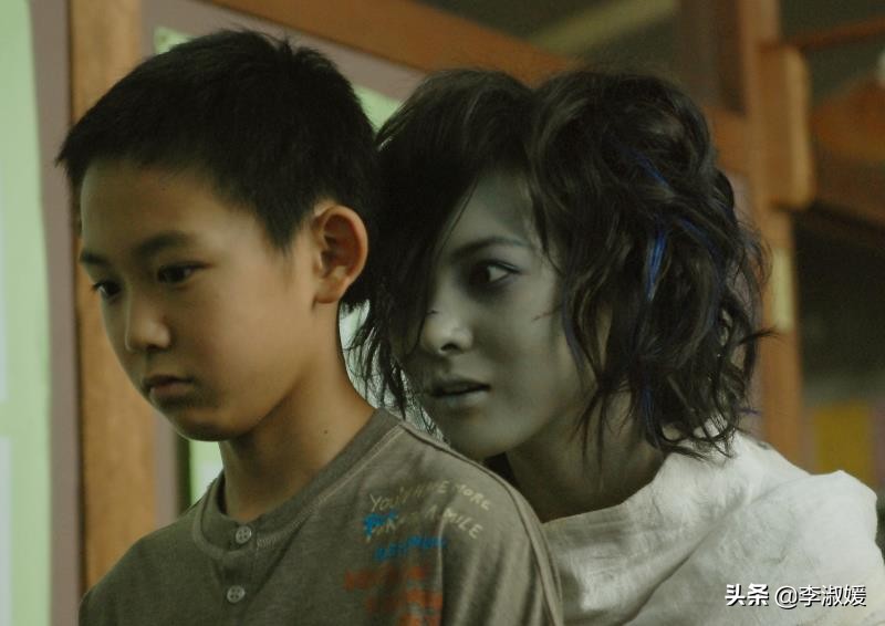 年轻老师校园霸凌,年轻的老师被霸凌