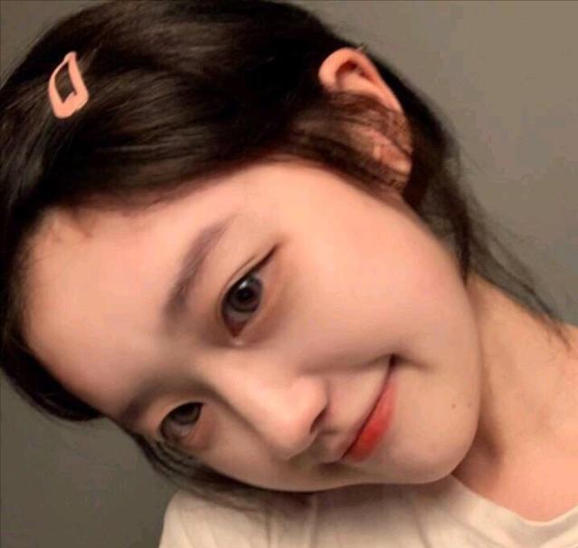 为何你的底妆总卡粉,为什么底妆没有瑕疵了感觉假