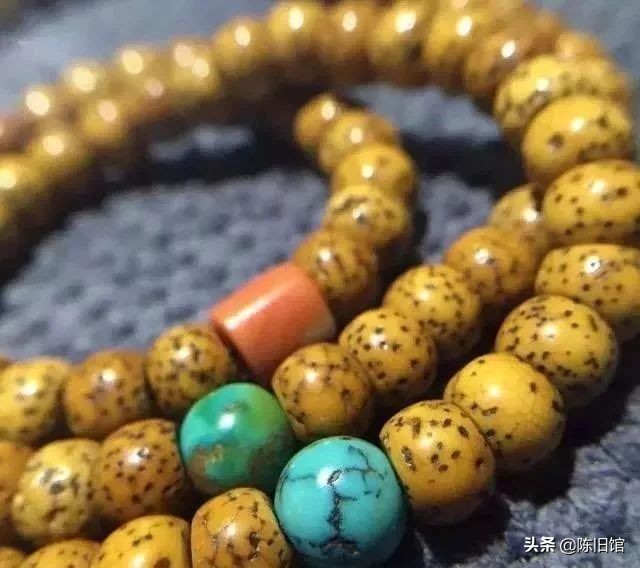 星月菩提如何盘玩成翠绿色,鸡油黄星月菩提盘出来的效果图