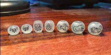 全是裂的沙枣青籽料,全是裂的珠宝