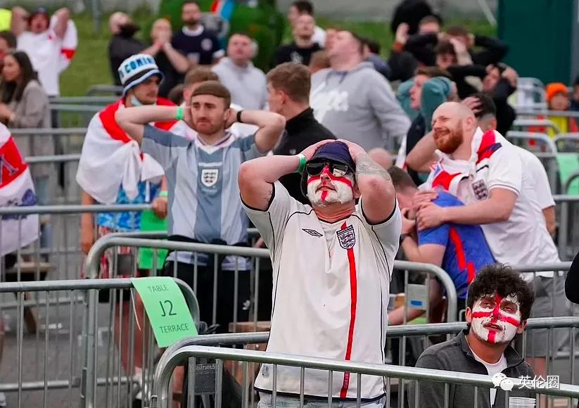 街头斗殴、醉酒裸奔...一大波短裙男子不顾警告涌入伦敦