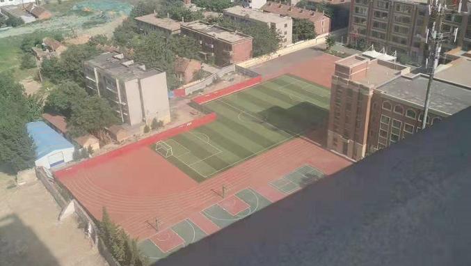 新建球场网友们吃瓜般尴尬，网友纷纷留言还能在尴尬点吗！