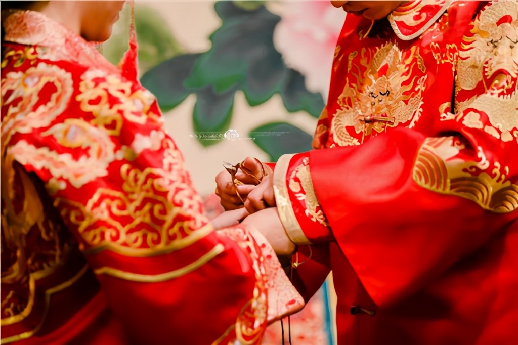 比尔盖茨和梅琳达离婚真实原因,比尔盖茨和梅琳达离婚和经济危机