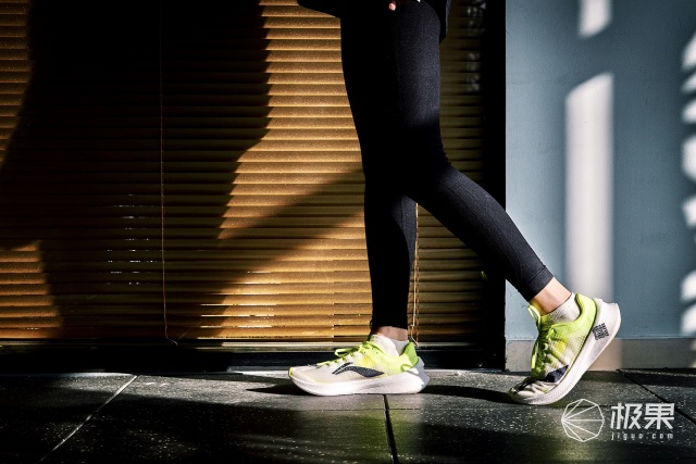 最狠的鞋子,全网最狠的鞋子