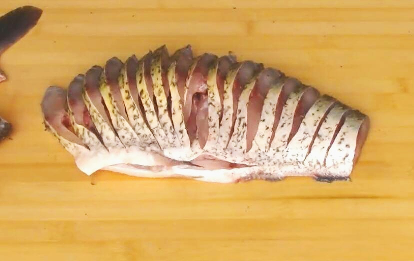 教你在家做孔雀开屏鱼年夜饭必选,年夜饭餐桌上必备菜孔雀开屏