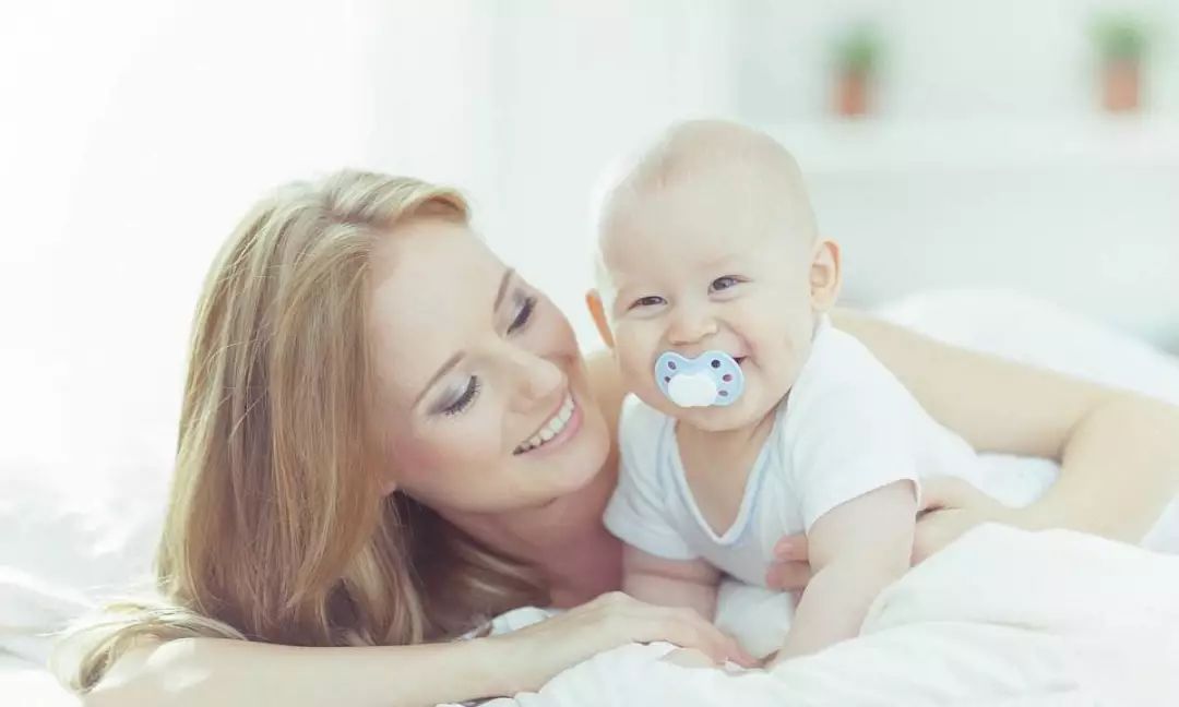 愁死宝宝了,宝宝喜欢吐奶的原因及解决方法