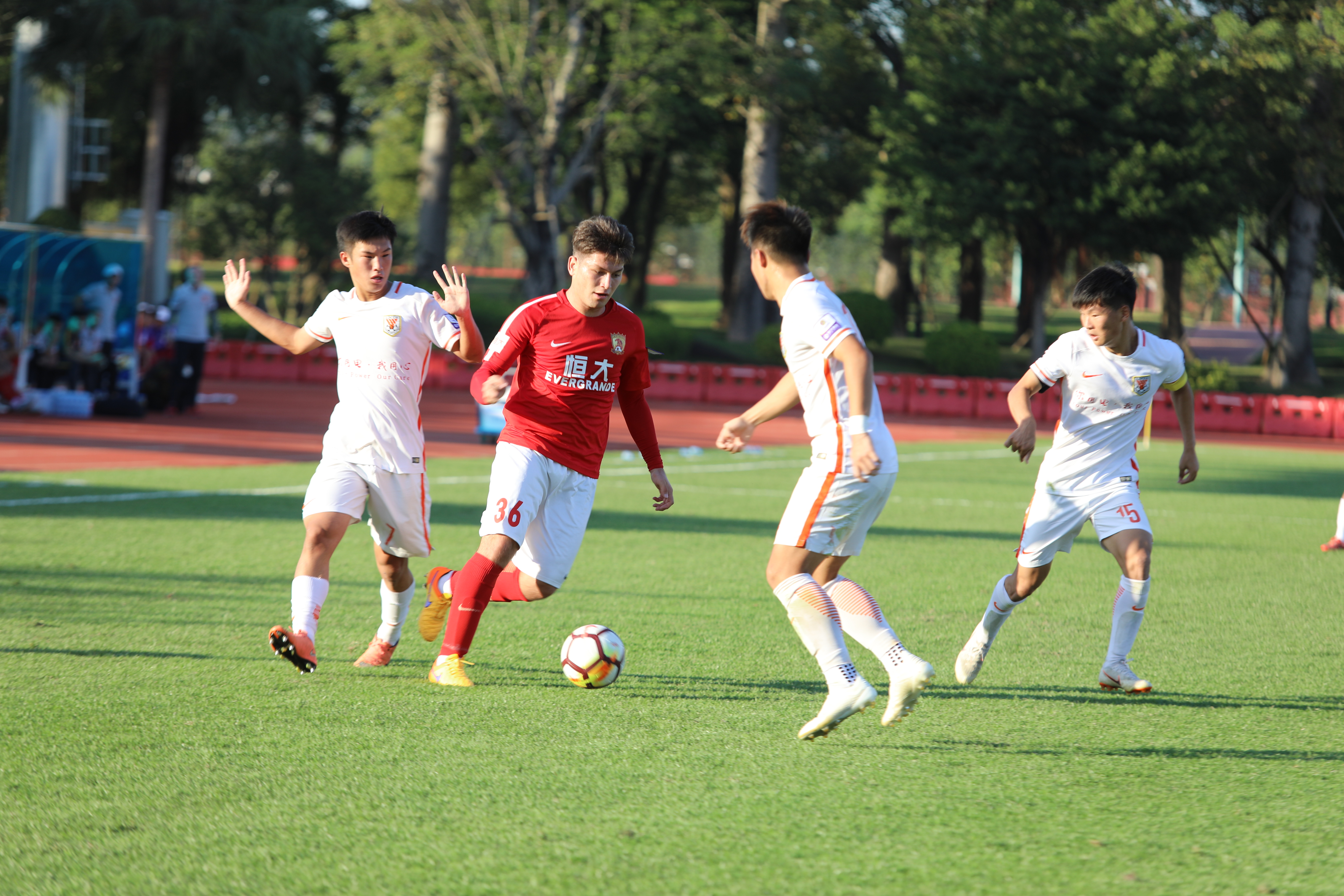 恒大西班牙足校新星,恒大青训在西班牙参加几级联赛