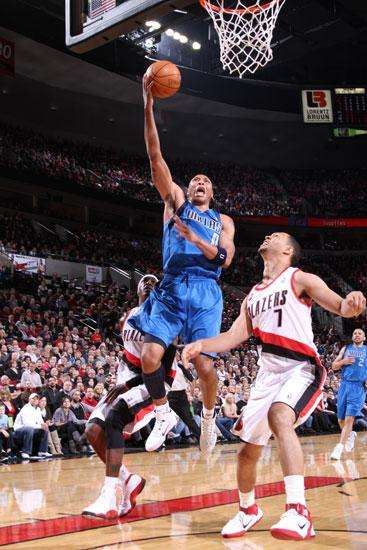 经典回顾：罗伊向天借18分斩小牛，从此球场再无黄曼巴