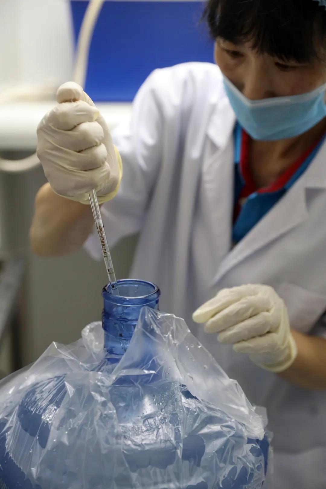 速看！@所有人：半岛请你试喝水，3桶崂翠免费送