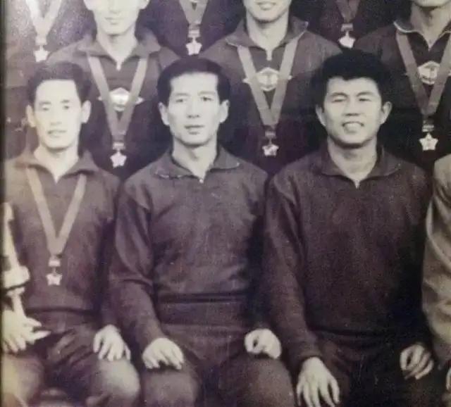 中国足球最强守门员,中国足球守门员喝水