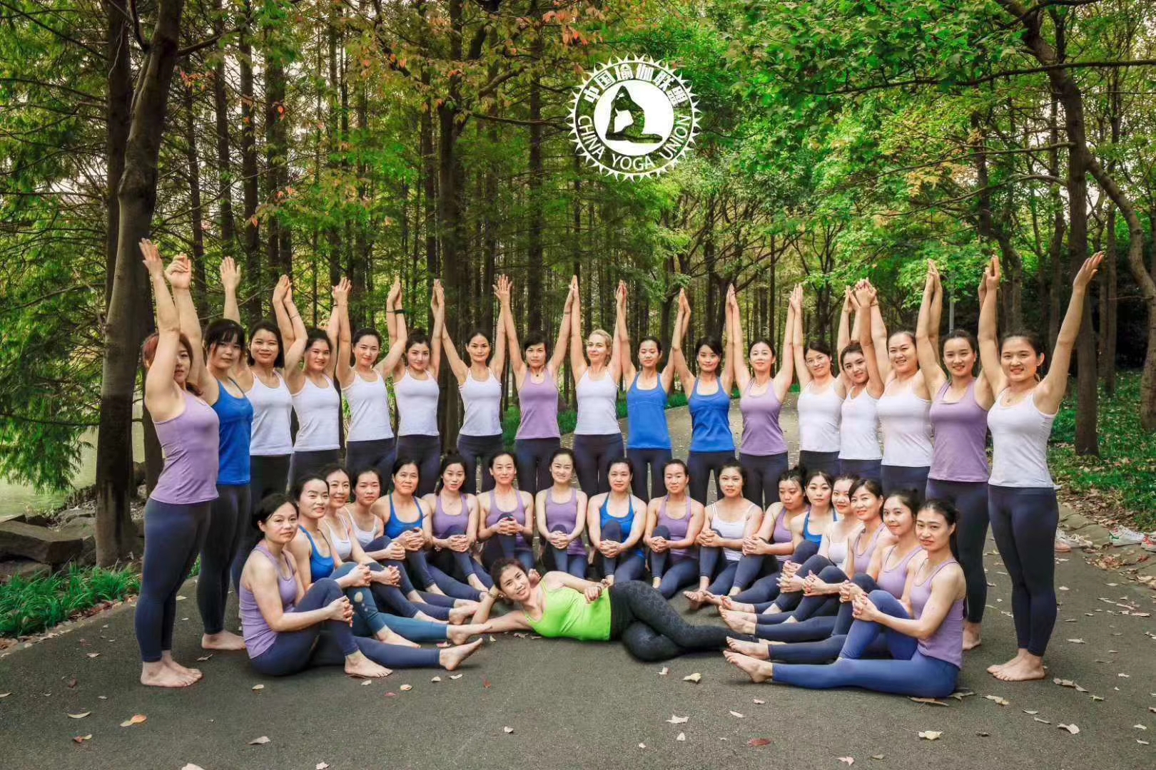 瑜伽老师培训和练瑜伽有什么不同,跟着瑜伽老师学习瑜伽优缺点