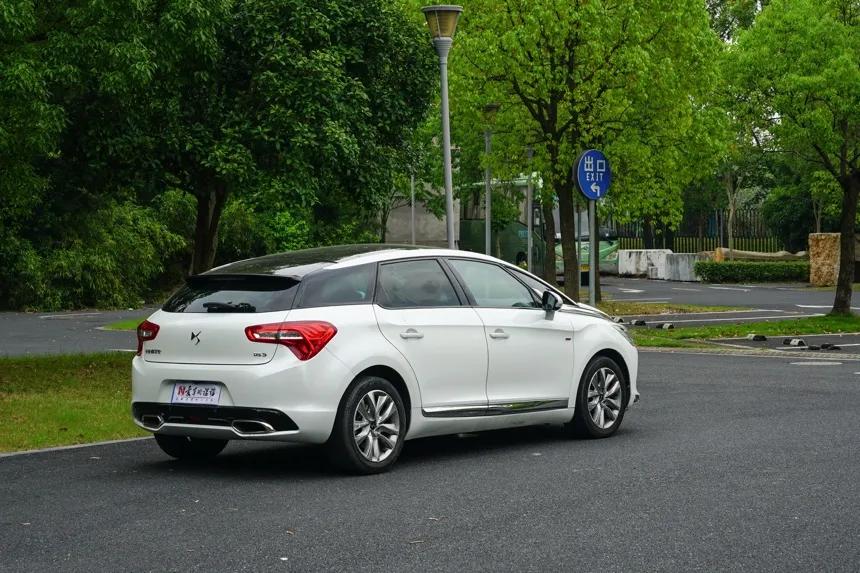 宝马330i敞篷全新多少钱,2011款宝马330i敞篷版