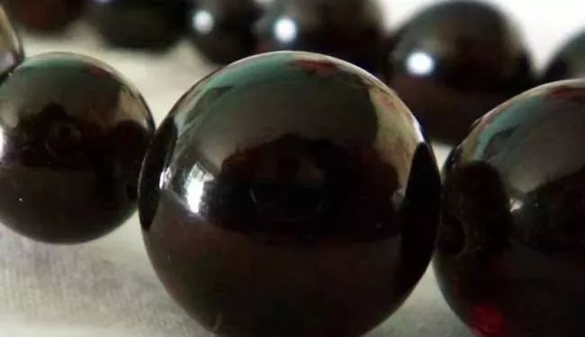 瑿珀琥珀最贵者,琥珀的新贵蓝珀