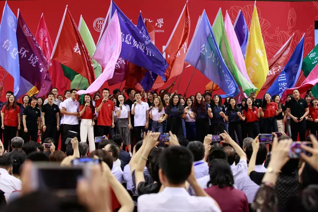 毕业季开启新的人生征程,扬帆起航的毕业季