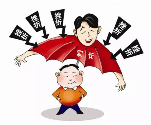 江苏男子当街殴打母亲,男子当街殴打妈妈