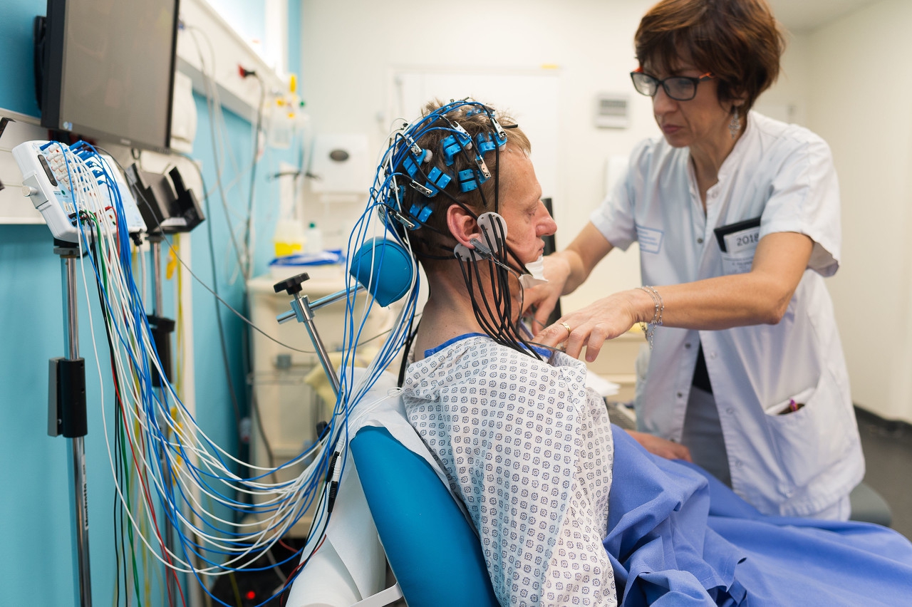 预防癫痫的药一天吃几顿,成年人排除癫痫最简单的办法