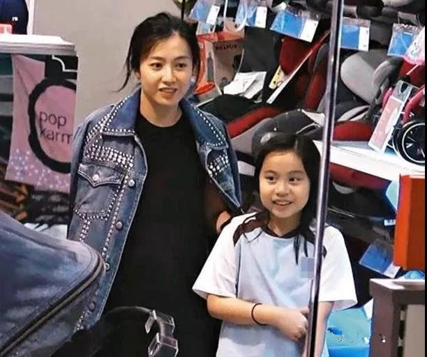 香港女首富甘比的逆袭之路,甘比从女狗仔逆袭成女首富