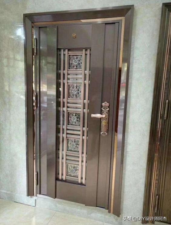 入户门选铜门还是防盗门,入户门选不锈钢还是镀锌钢