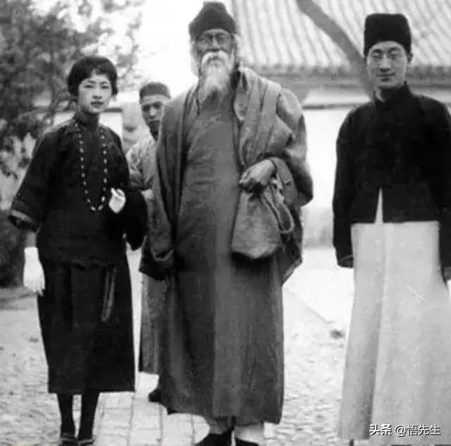 霍金年轻时照片有多帅,霍金21岁时的照片