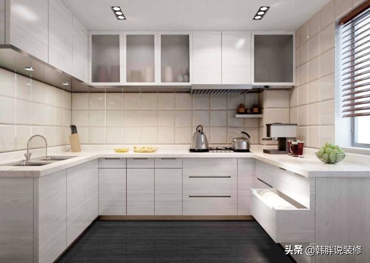 顶吸和侧吸油烟机哪个更适合爆炒,油烟机顶吸和侧吸哪个更适合家用