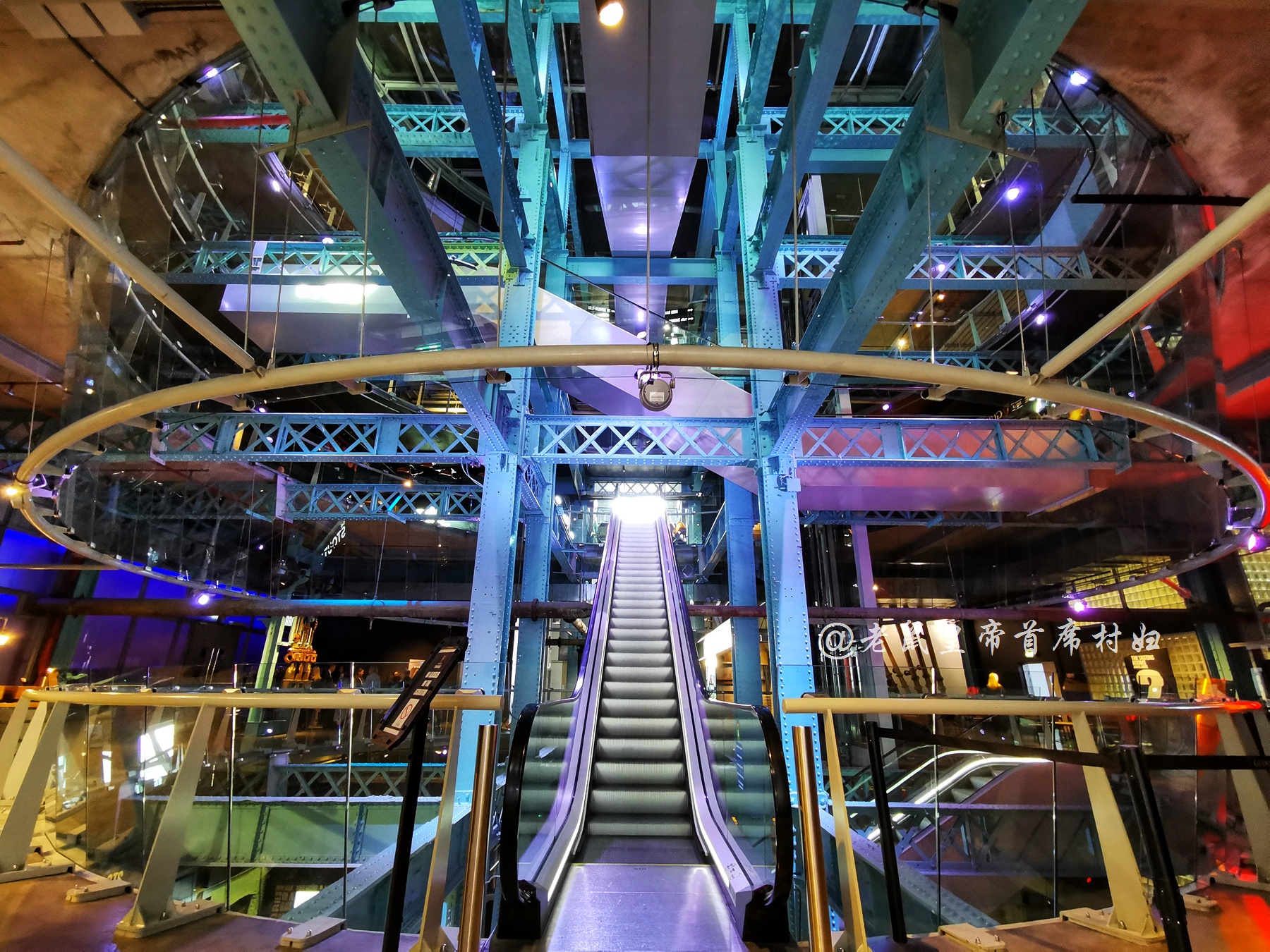 剑桥数学老师加盟，一杯黑啤含3000万泡泡，养活首都三分之一人口