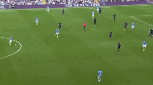 曼城4比1曼联德布劳内庆祝图片,18-19赛季英超曼城德布劳内