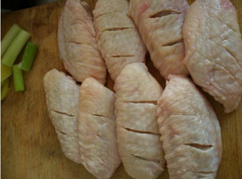 做可乐鸡翅为什么到最后糊锅了,做可乐鸡翅为什么会腻