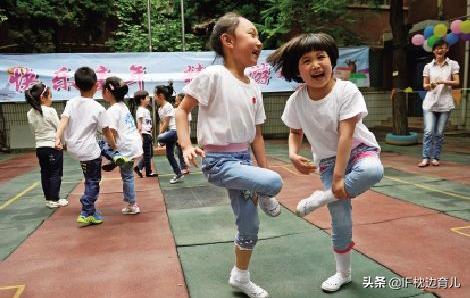 小孩上幼儿园不合群不说话怎么办,孩子不会说话上幼儿园会有帮助吗