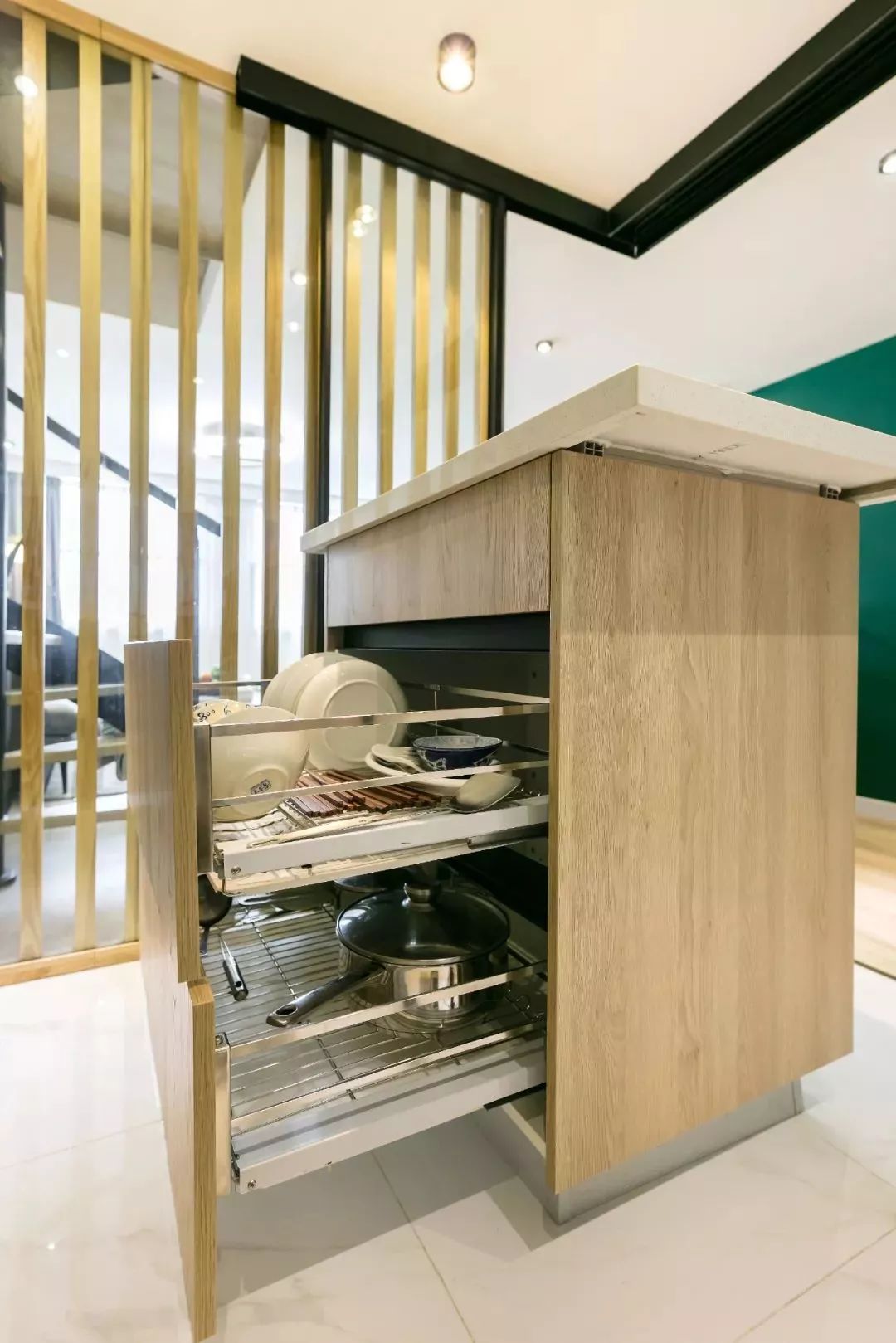 64㎡现代轻奢公寓，买了小复式，这样装修好精致