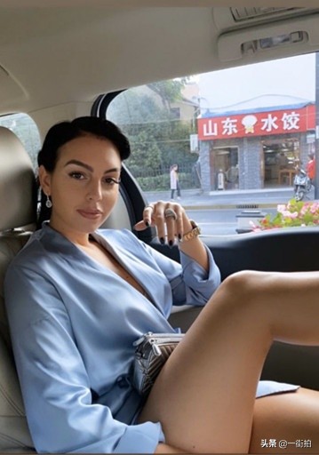 c罗与乔治娜出街图片,c罗与女友乔治娜晒度假照片