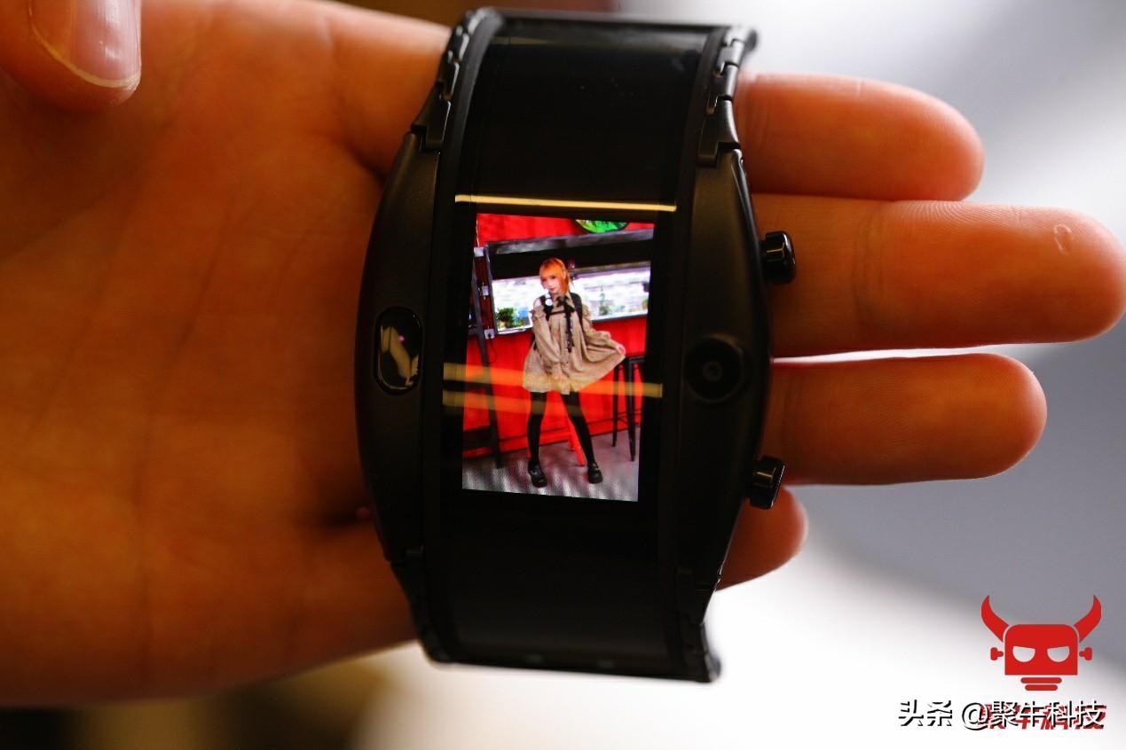 努比亚阿尔法智能手机,移动电话终端设备