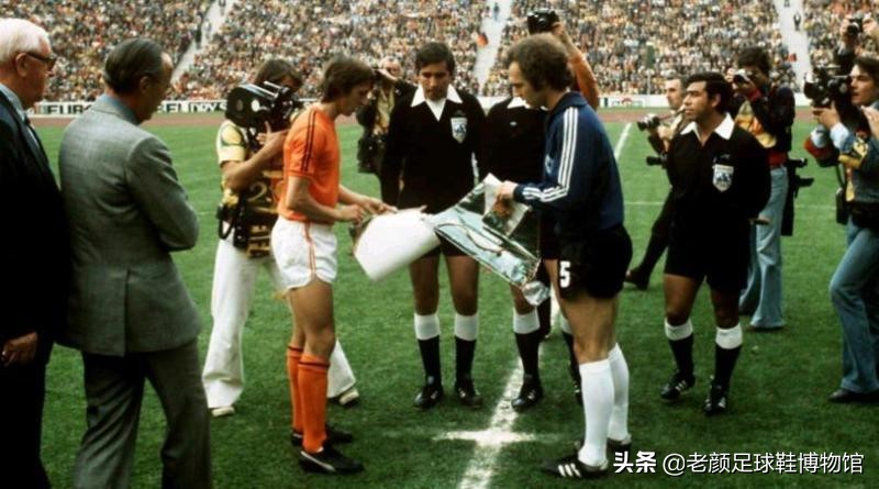 20世纪最伟大的足球教练荷兰,一代宗师功夫最强