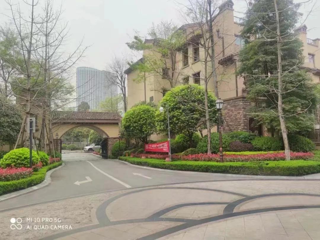 蔚蓝卡地亚天府新区豪宅,天府大道南段蔚蓝卡地亚