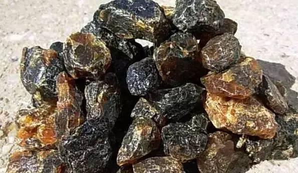 价值过亿的翡翠原石重达14.5吨,中国最大的翡翠原石几百吨