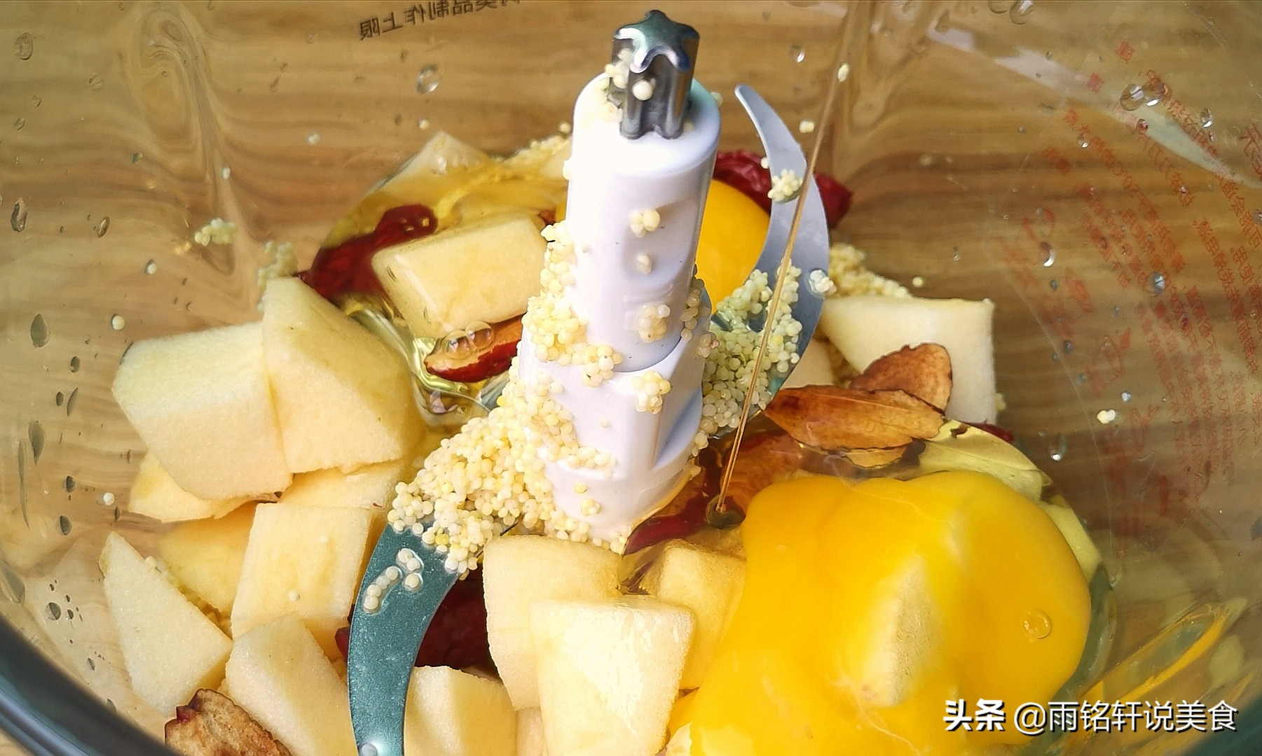 整粒小米做小米糕,小米做米糕的制作过程