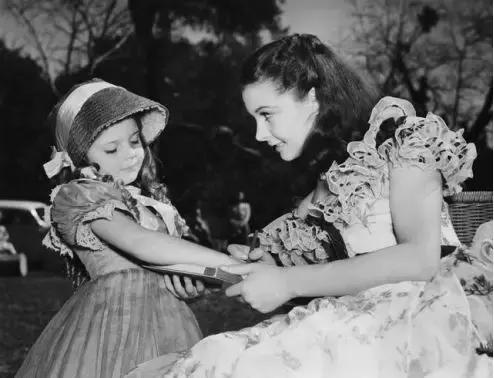 她拥有绝色容颜但得不到真爱,她拥有绝世容颜却是命运坎坷