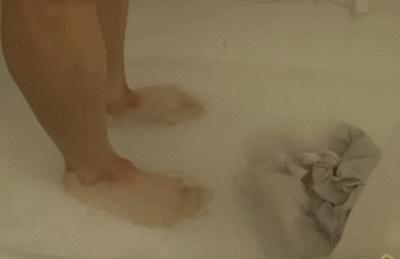 20年穿旧衣，垃圾桶捡食物，纽约女孩省出一套房：有钱，我就不花