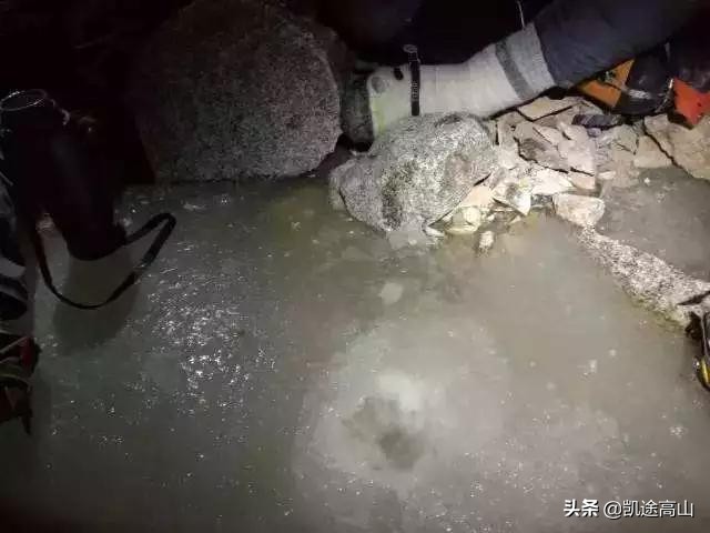 那一年，他们滑坠到人生的谷底：两名登山者和两部电影